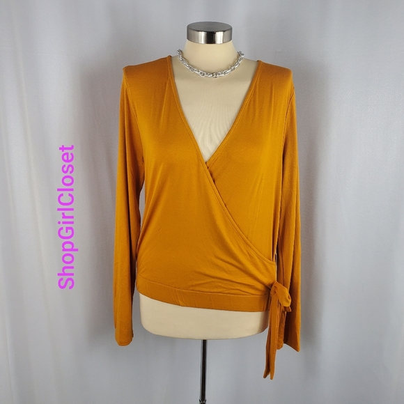 💥Just In💥 IVOIRE Knit Wear Crop L NWT